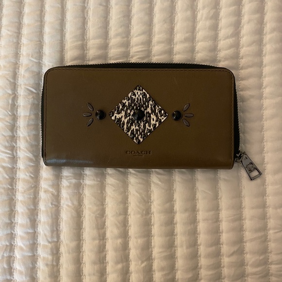 Coach Wallet - Picture 4 of 10